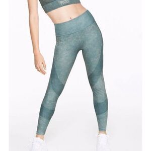 Victoria Secret Leggings‎ Womens M Green Seamless Workout Stretch Athletic
